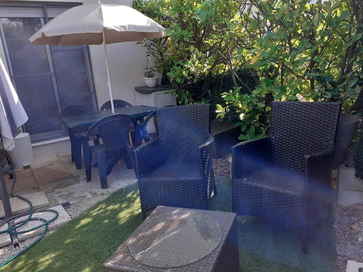 T2 Bord De Avec Jardin * Saint Aygulf