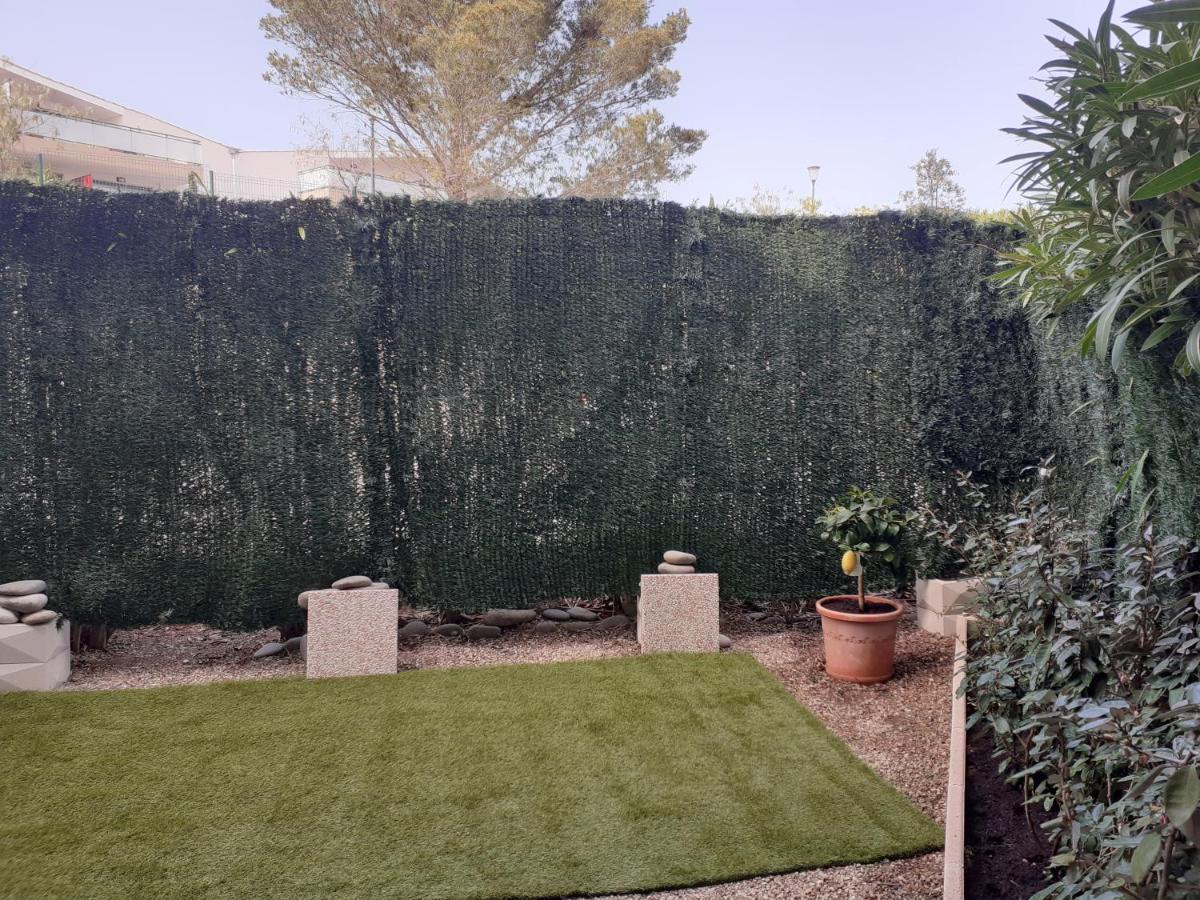 T2 Bord De Avec Jardin Et Piscine *
